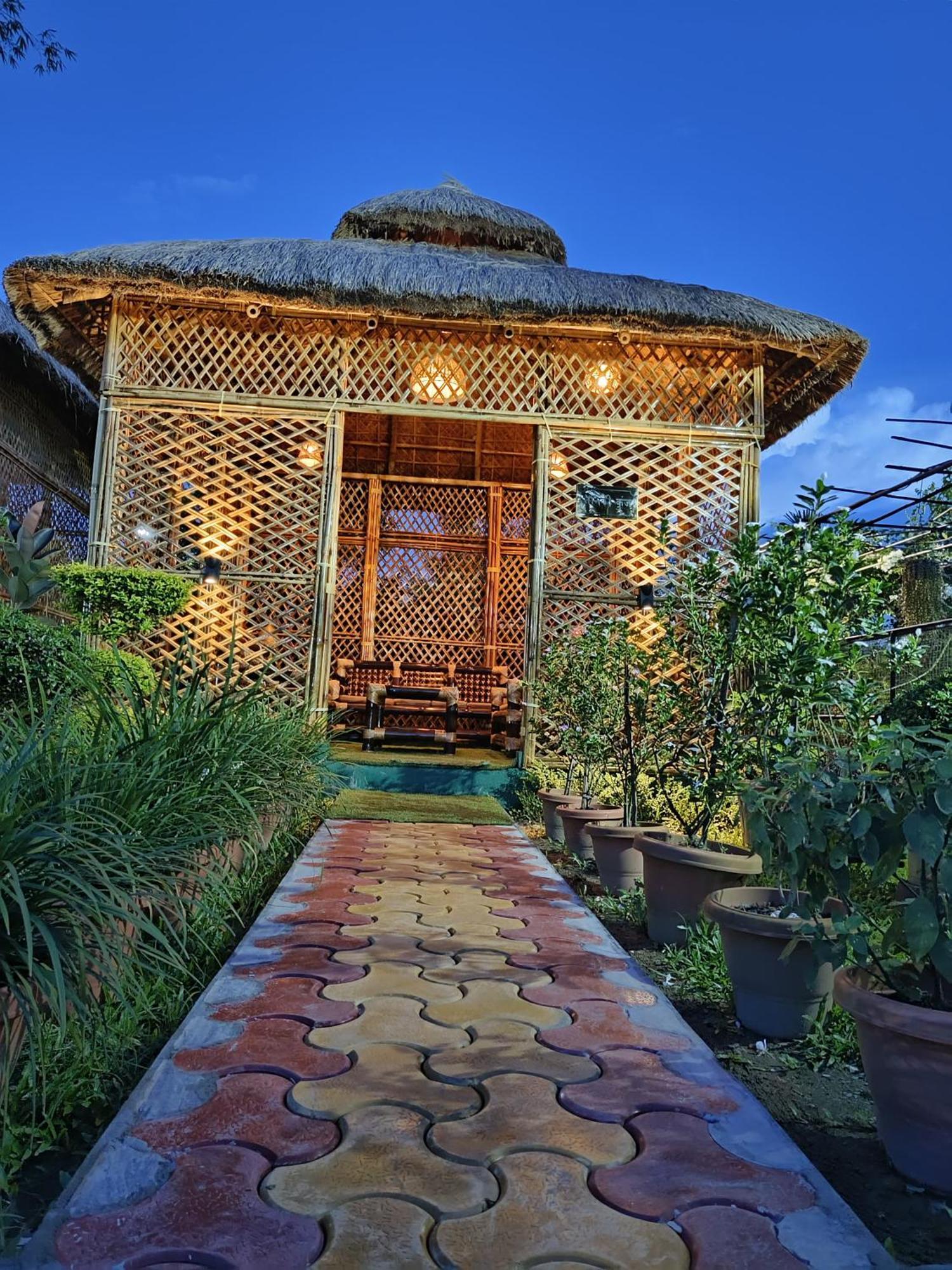 Jaanki Farms & Resorts Jorhāt Exteriér fotografie