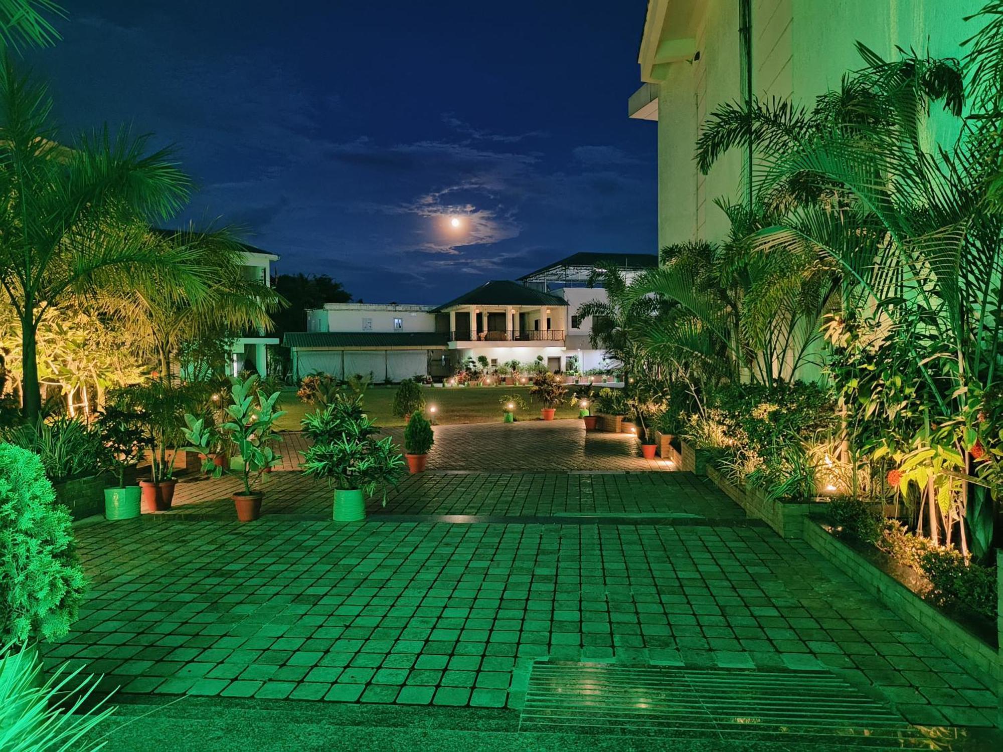 Jaanki Farms & Resorts Jorhāt Exteriér fotografie