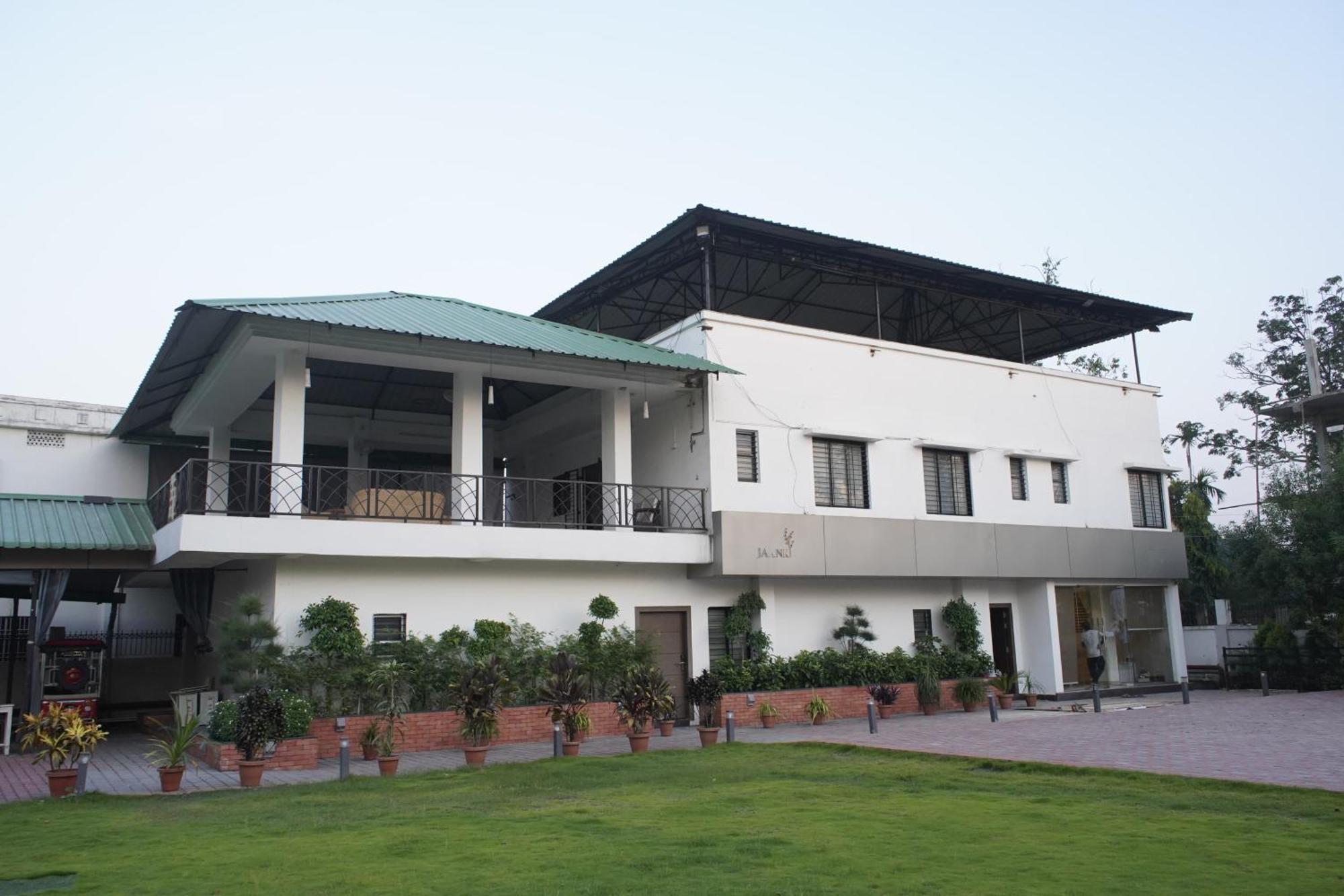 Jaanki Farms & Resorts Jorhāt Exteriér fotografie